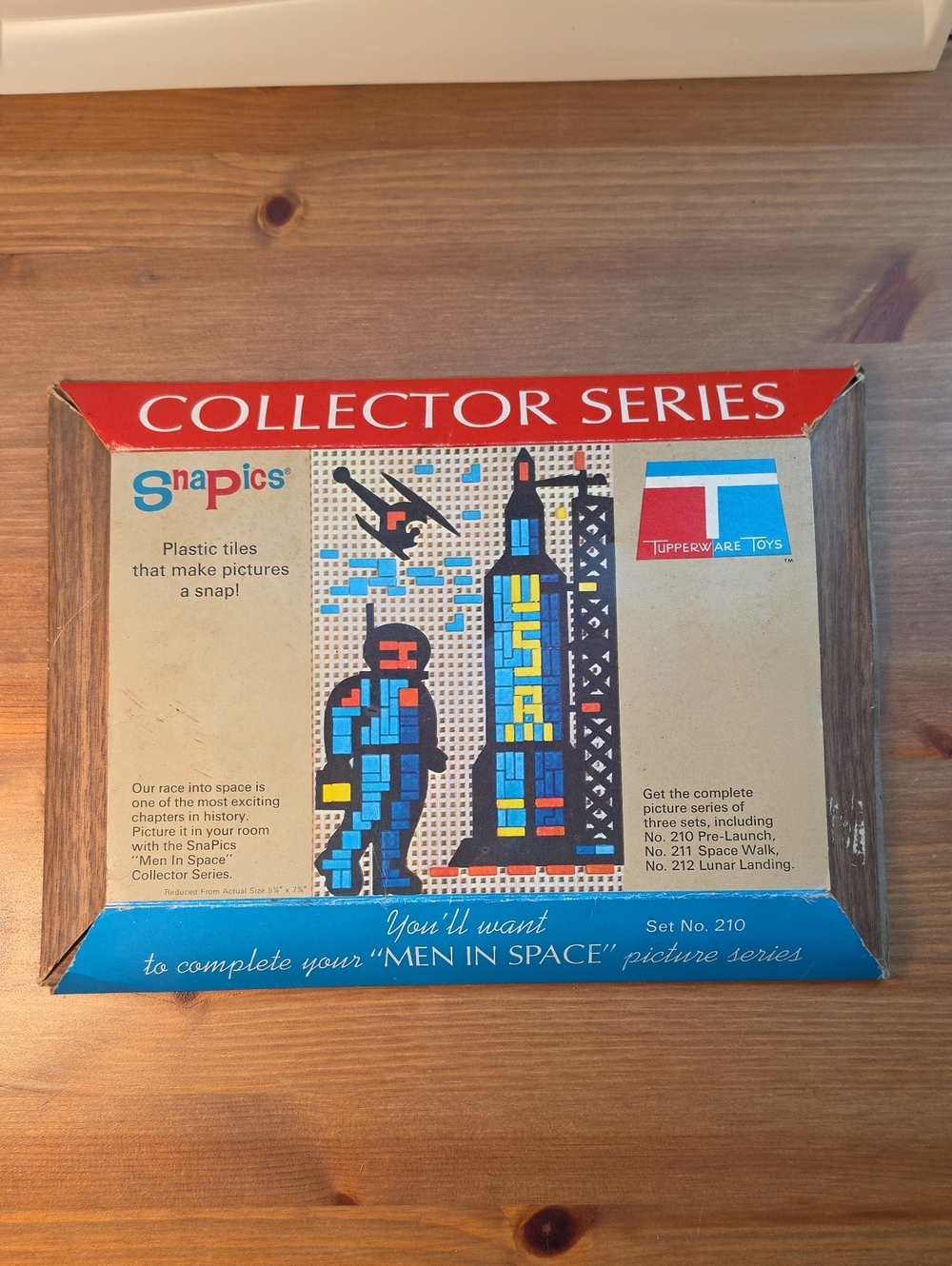 SnaPics Tupperware Toy - 'Men In Space' Set Number 210 - Vintage 1968